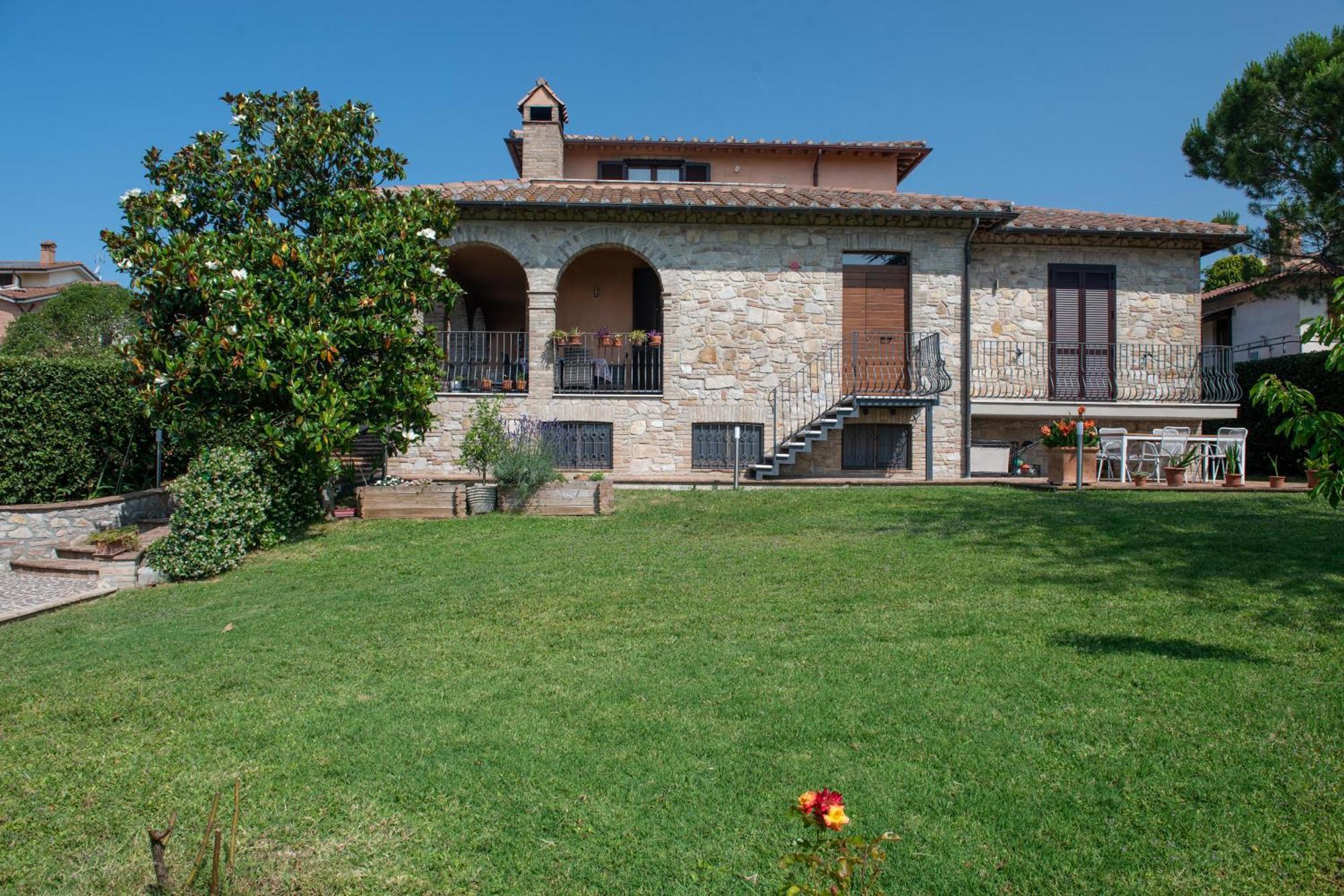 Dolce Alba Bed & Breakfast Montecastrilli Exterior photo